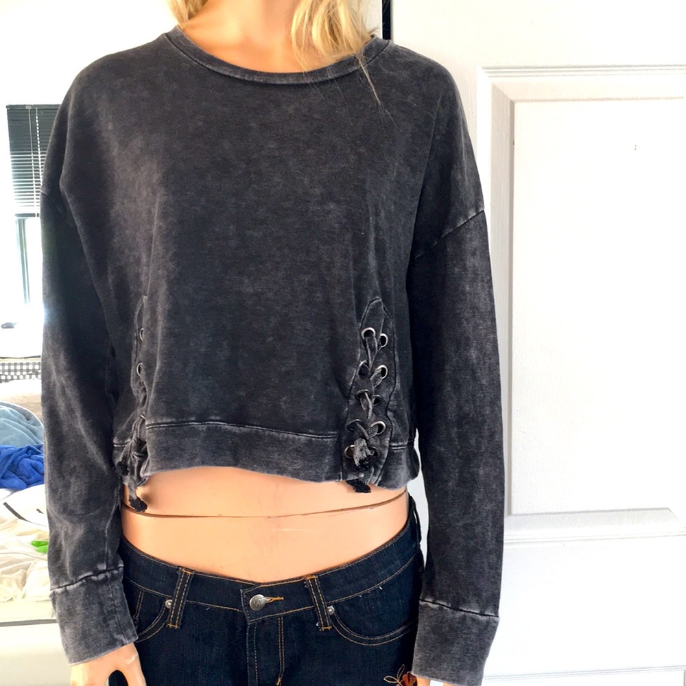 Super Cute Cropped  Mossimo Gray Sweatshirt W/ Lace Up Tie Accents.. Size Large